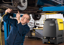 i.Comp 9 Tower Tレシプロコンプレッサーは自動車修理工場に最適です。